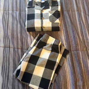 Old Navy Black and White Checkered Pajama Set